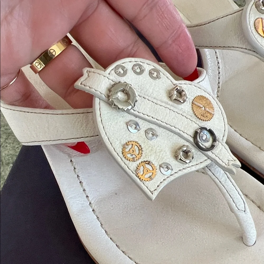 Prada Women's Elegant Cream Heels - Picture 3 of 5